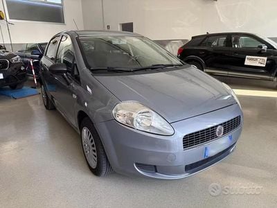 Usata Fiat Grande Punto 65 CV (47 kW) 2010 Grigio Utilitaria