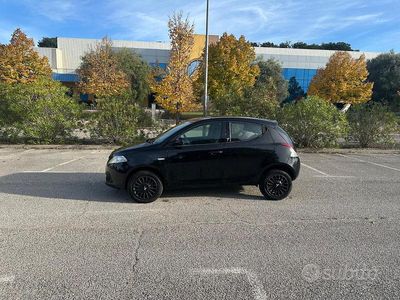 Begagnad Lancia Ypsilon 85 HK (62 kW) 2015 Halvkombi