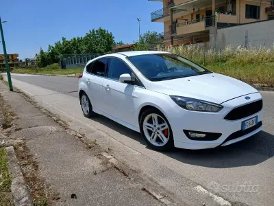 Usata Ford Focus ST-Line 120 CV (88 kW) 2017 Bianco Berlina