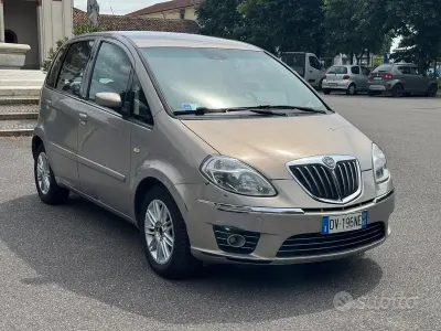 Usata Lancia Musa 95 CV (69 kW) 2009 Beige Monovolume