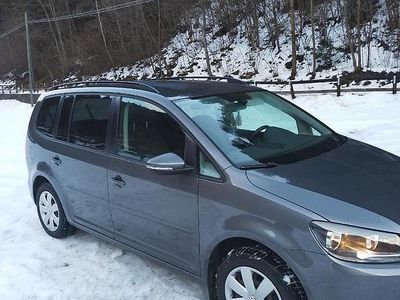Usata VW Touran Comfortline 105 CV (77 kW) 2011 Grigio Monovolume