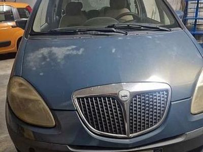 Usata Lancia Musa 90 CV (66 kW) 2005 Grigio Monovolume