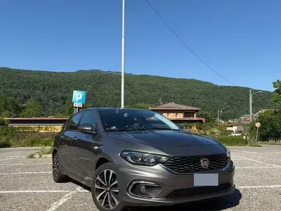Usata Fiat Tipo Lounge 95 CV (69 kW) 2018 Grigio Berlina