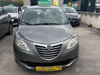 Usata Lancia Ypsilon 69 CV (50 kW) 2014 Grigio Utilitaria