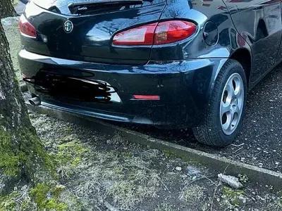 Usata Alfa Romeo 147 120 CV (88 kW) 2009 Nero Utilitaria