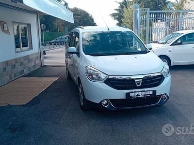 Begagnad Dacia Lodgy Lauréate 110 HK (80 kW) 2016 Vit Minibuss