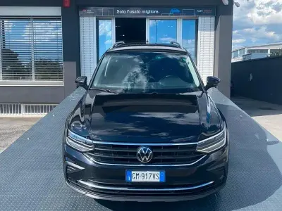 Usata VW Tiguan Life 150 CV (110 kW) 2023 Nero SUV