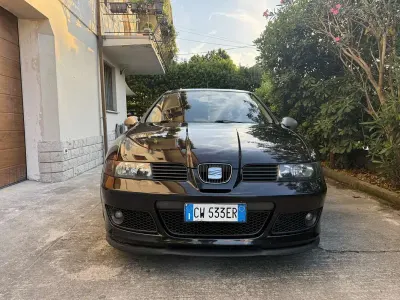 Usata Seat Leon FR 150 CV (110 kW) 2005 Nero Utilitaria