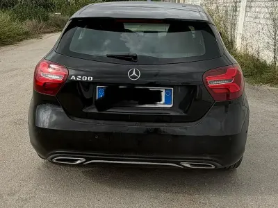 Usata Mercedes A200 136 CV (100 kW) 2016 Nero Utilitaria