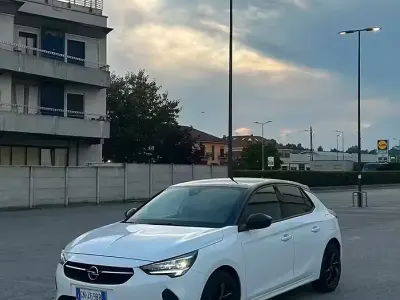 Usata Opel Corsa Edition 75 CV (55 kW) 2023 Bianco Utilitaria