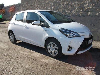 usata Toyota Yaris Hybrid 5P. BUSINESS