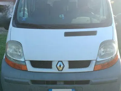Usata Renault Trafic 80 CV (58 kW) 2005 Bianco Monovolume