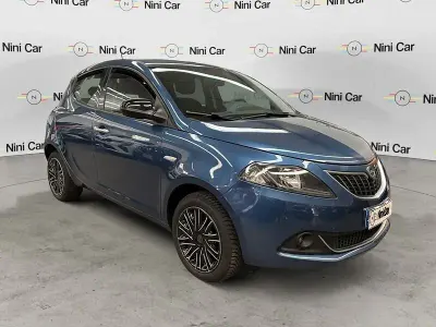 Gebraucht Lancia Ypsilon Gold 69 PS (50 kW) 2022 Blau Kleinwagen