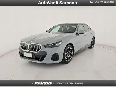Usata BMW i5 M Sport 250 kW (340 CV) 2024 Verde Berlina