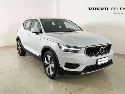 Usata Volvo XC40 Momentum 129 CV (94 kW) 2022 Glacier silver SUV