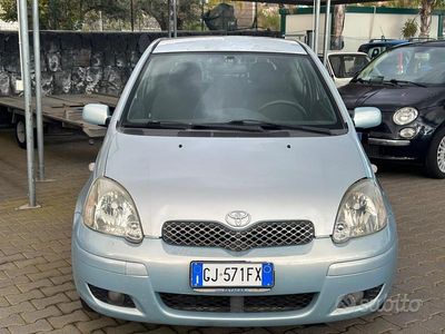 Usata Toyota Yaris Sol 75 CV (55 kW) 2005 Blu Berlina