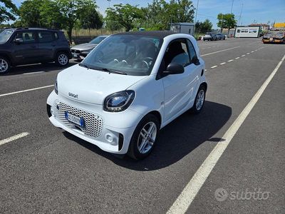 Begagnad Smart ForTwo Coupé Pure 41 kW (56 HK) 2020 Vit Halvkombi