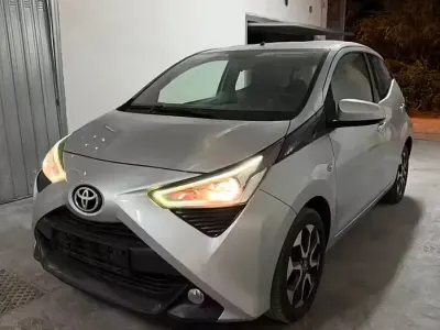 Usata Toyota Aygo X-play 69 CV (50 kW) 2019 Grigio Utilitaria