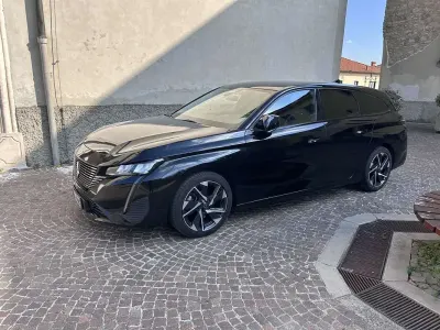 Usata Peugeot 308 SW Allure 131 CV (96 kW) 2022 Station wagon