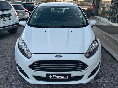 Usata Ford Fiesta Titanium 60 CV (44 kW) 2015 Bianco Berlina