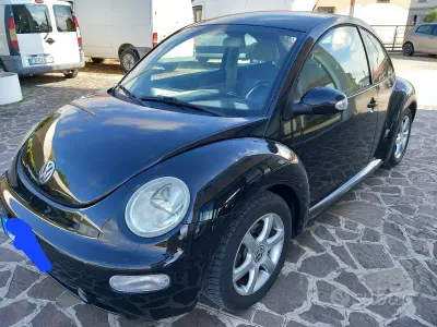 Usata VW New Beetle 102 CV (75 kW) 2004 Nero Utilitaria