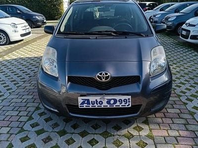 Usata Toyota Yaris 90 CV (66 kW) 2009 Grigio Utilitaria