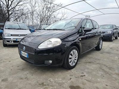 Nero Usata 2009 Fiat Grande Punto Dynamic Utilitaria | 2990 € (Buon prezzo)
