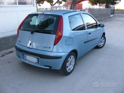 Usata Fiat Punto 80 CV (58 kW) 2001 Utilitaria