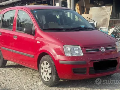 Usata Fiat Panda Dynamic 69 CV (50 kW) 2010 Rosso Utilitaria