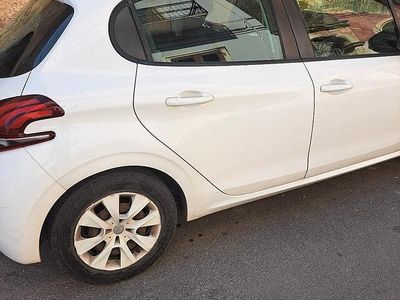 Usata Peugeot 208 2016 Utilitaria