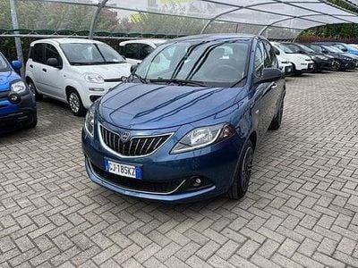 Usata Lancia Ypsilon Gold 69 CV (50 kW) 2022 Blu Utilitaria