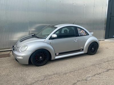 Usata VW Beetle 90 CV (66 kW) 2001 Grigio Berlina