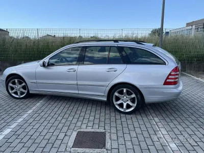 Usata Mercedes C200 136 CV (100 kW) 2007 Grigio Station wagon
