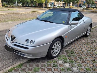 Usata Alfa Romeo Spider 144 CV (105 kW) 2000 Grigio Cabrio