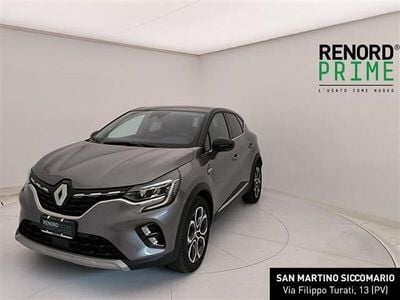 Begagnad Renault Captur Techno 145 HK (106 kW) 2023 Grå SUV