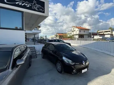 Begagnad Renault Clio IV 75 HK (55 kW) 2015 Svart Sedan