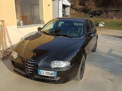 Nero Usata 2005 Alfa Romeo 147 Distinctive Utilitaria | 1650 € (Super prezzo)