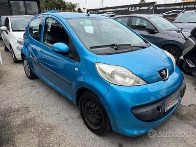 Usata Peugeot 107 68 CV (50 kW) 2007 Blu Utilitaria