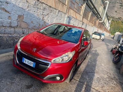Usata Peugeot 208 68 CV (50 kW) 2015 Rosso Utilitaria