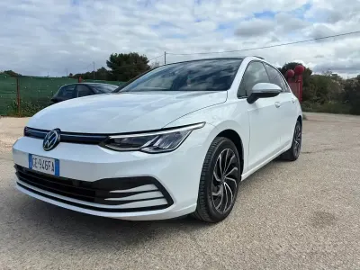 Second-hand VW Golf VII Style 116 CP (85 kW) 2021 Alb Hatchback