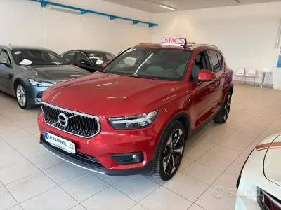 Usata Volvo XC40 Momentum 150 CV (110 kW) 2020 Rosso SUV