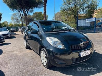 Usata Toyota Yaris Sol 69 CV (50 kW) 2010 Nero Utilitaria