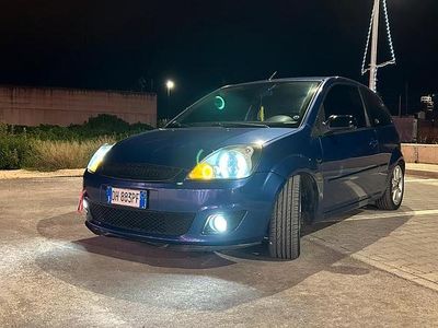 Usata Ford Fiesta 68 CV (50 kW) 2006 Blu Berlina