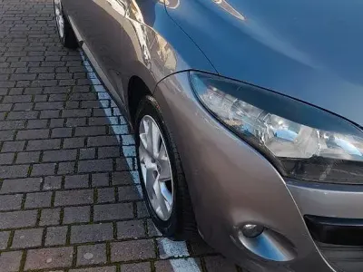 Usata Renault Mégane 110 CV (80 kW) 2011 Grigio Utilitaria