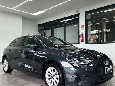 Begagnad Audi A3 Business 150 HK (110 kW) 2022 Grå Sedan