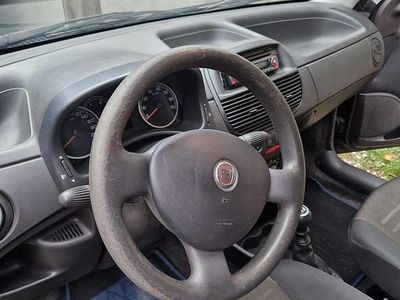Usata Fiat Punto 80 CV (58 kW) 2009 Nero Utilitaria