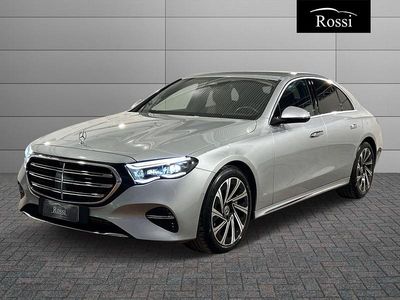 Usata Mercedes E220 Premium 197 CV (144 kW) 2024 Grigio chiaro metallizzato Berlina