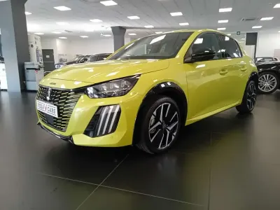 Usata Peugeot 208 GT 101 CV (74 kW) 2024 Giallo Utilitaria