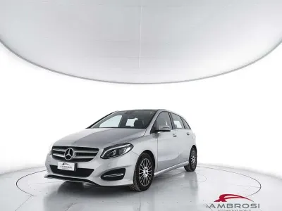 Käytetty Mercedes B180 109 HP (80 kW) 2017 Harmaa Tila-auto