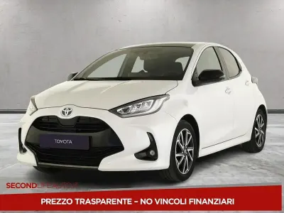 Usata Toyota Yaris Lounge 120 CV (88 kW) 2022 Bianco Utilitaria